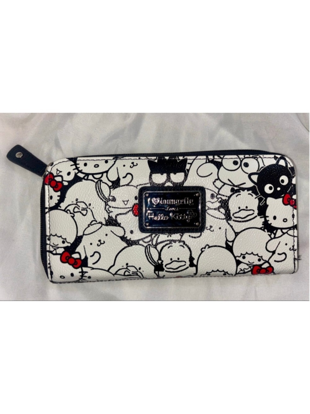 Rare Loungefly Hello Kitty Graphic Wallet Cosplay Chic NWOT